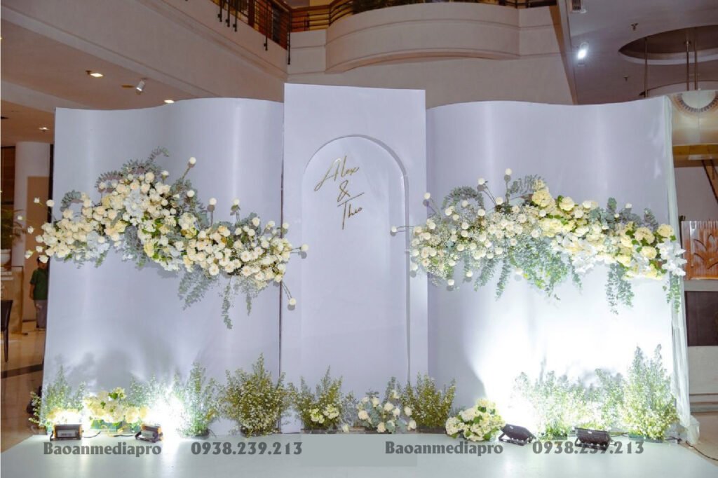 Trang trí backdrop cưới Hoa tươi
