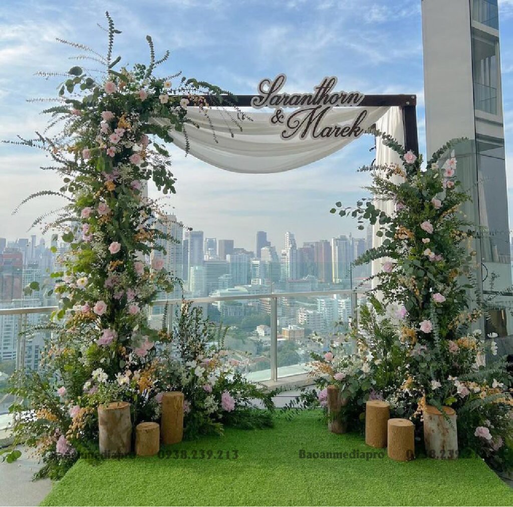 Trang trí backdrop cưới Hoa tươi