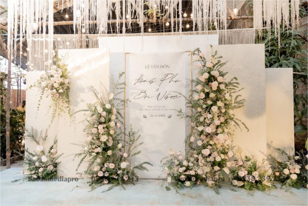 Trang trí backdrop cưới Hoa tươi