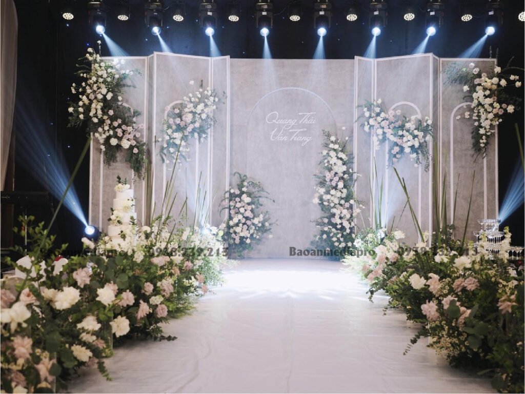 Trang trí backdrop cưới Hoa tươi